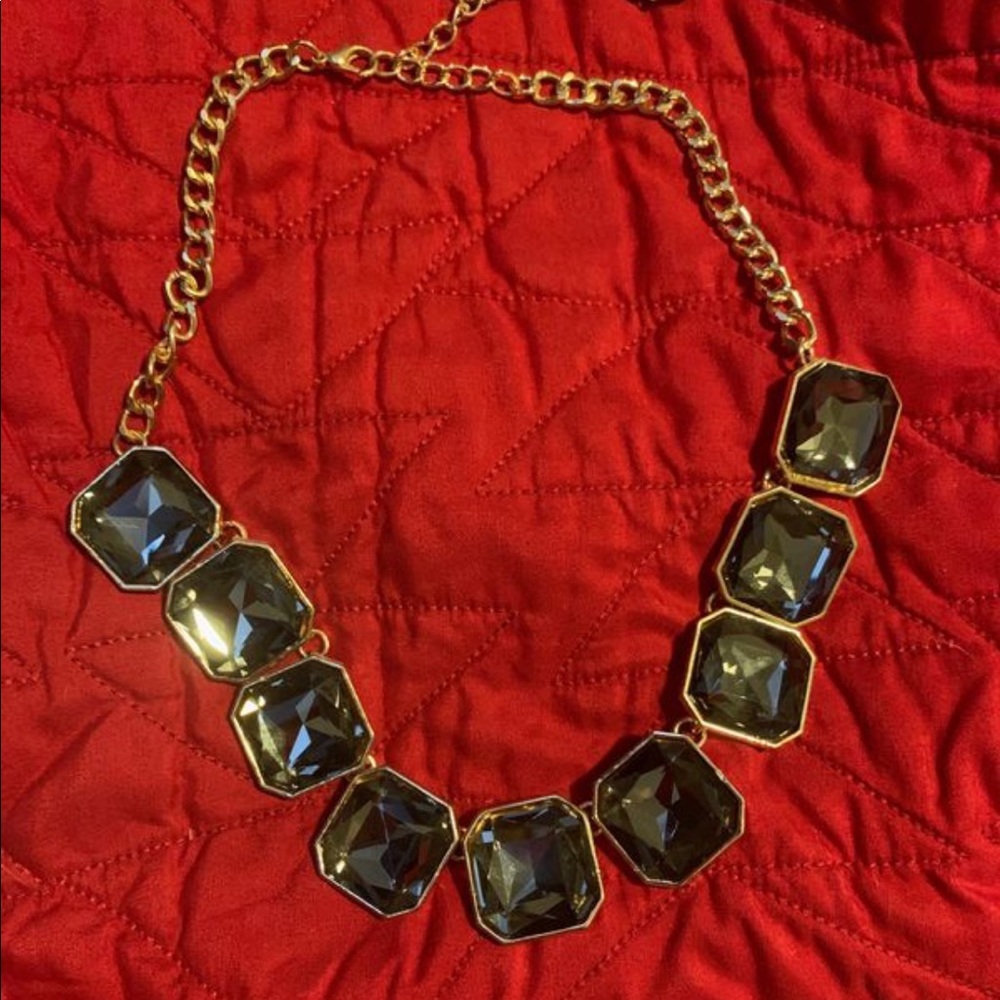 Statement necklace
